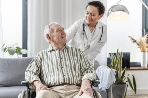 Curso online para cuidar adultos mayores